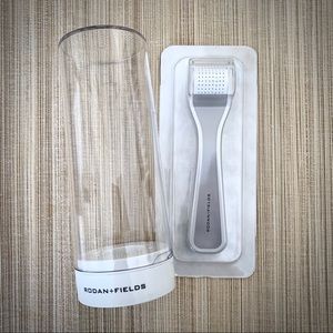 Rodan + Fields AMP MD Roller and Display Case